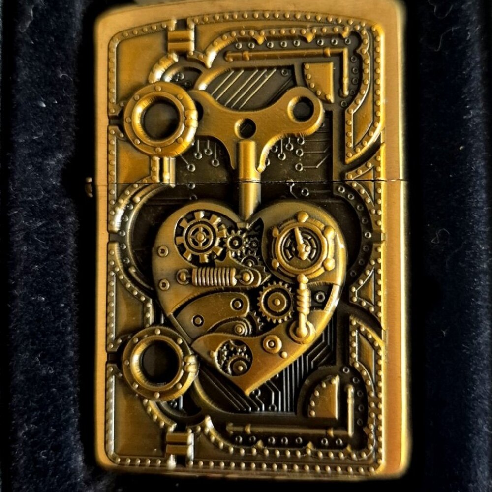 2020 Brass Steampunk Heart 3D Emblem Pipe Zippo Lighter